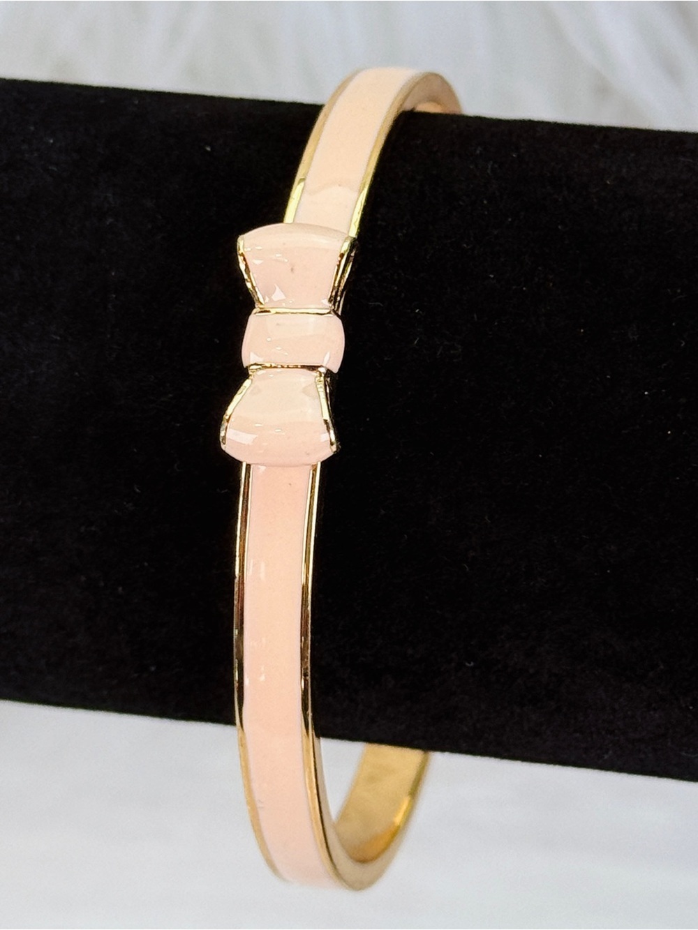Kate Spade ‘Take a Bow’ Goldtone Pink Enamel Thin Bangle Bracelet MSRP $98 - Picture 4 of 8